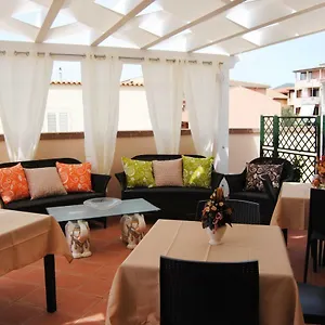 Alojamento de Acomodação e Pequeno-almoço Kenzia, Olbia